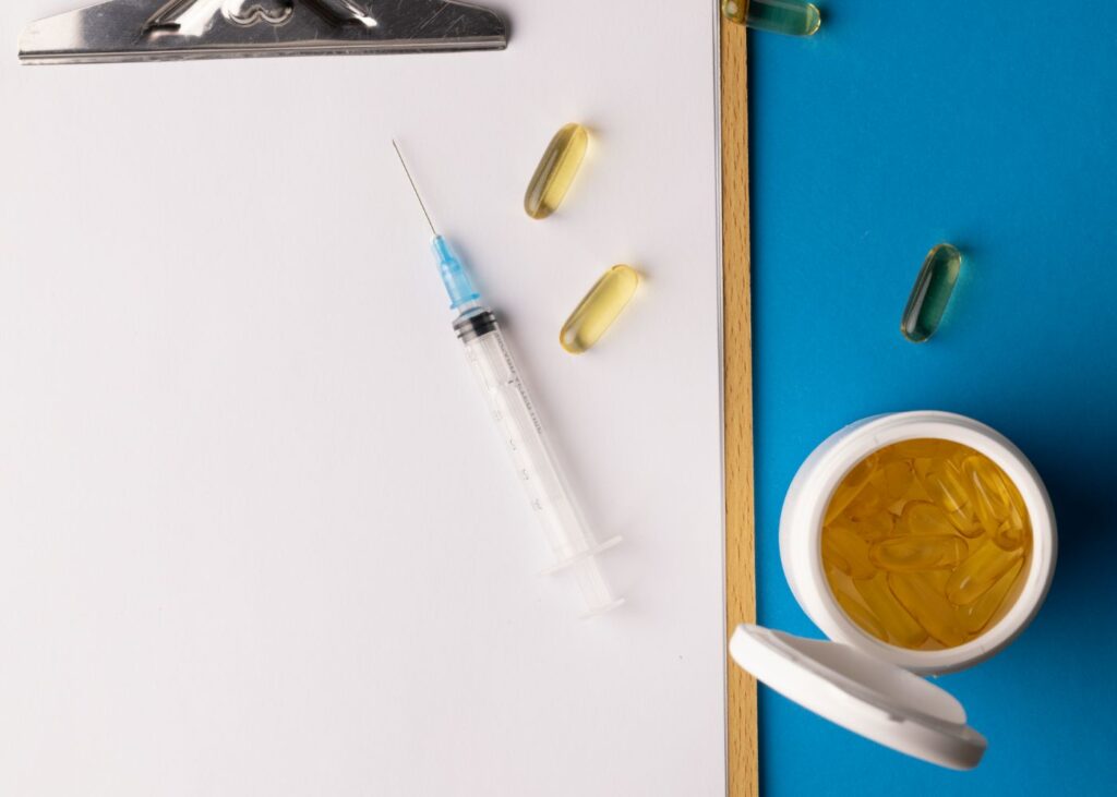 composition of clipboard with copy space syringe 2023 11 27 05 01 51 utc 1